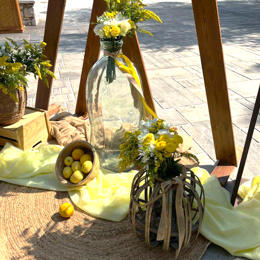 Στολισμός γάμου και βάπτισης με θέμα τα λεμόνια
