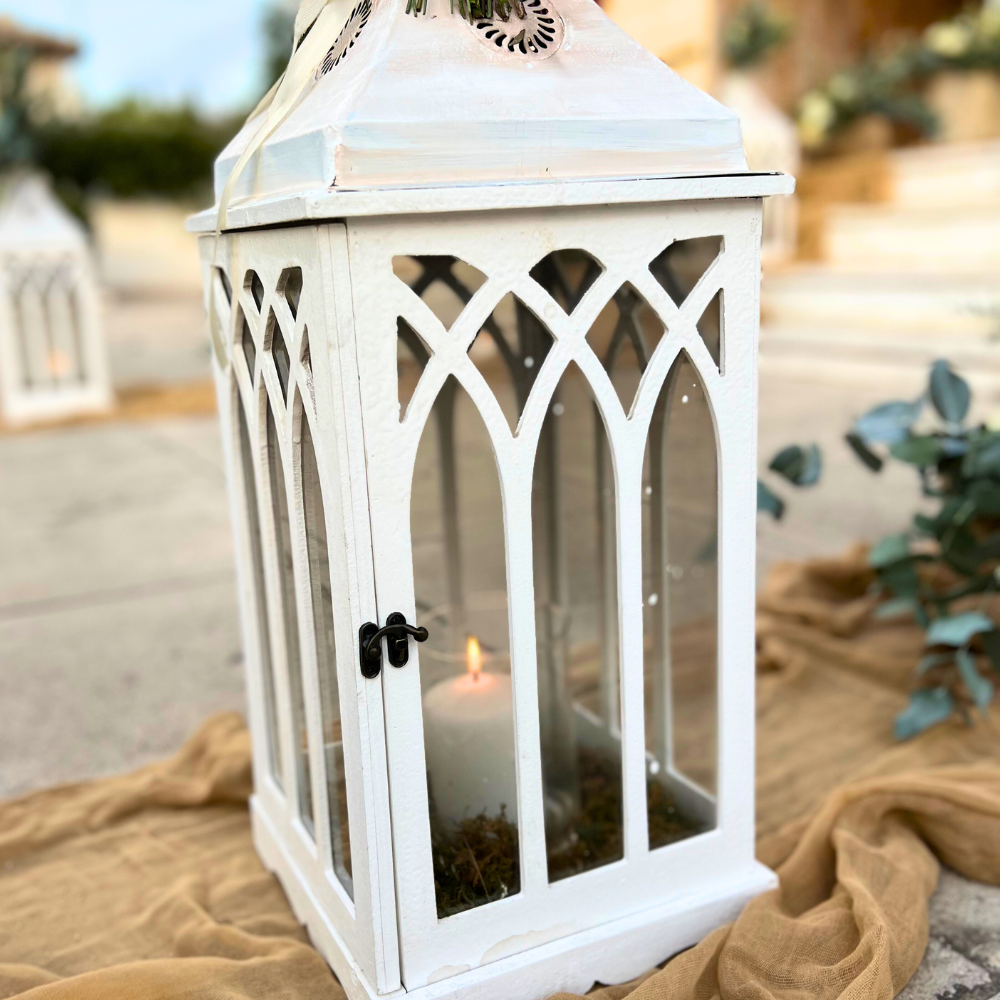 Στολισμός εκκλησίας για γάμο με ελιά