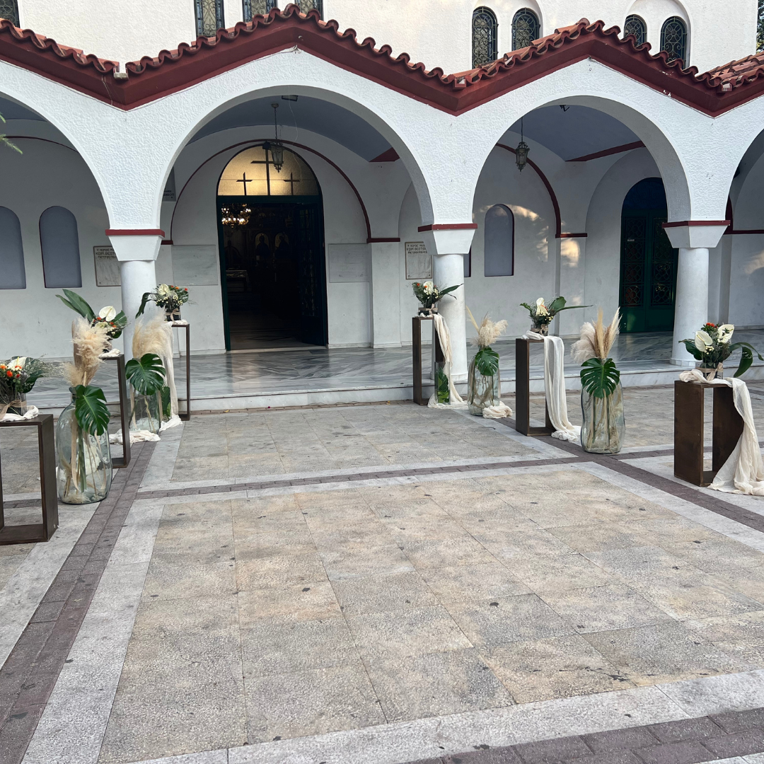 Tropical διακόσμηση γάμου - στολισμός εκκλησίας για γάμο