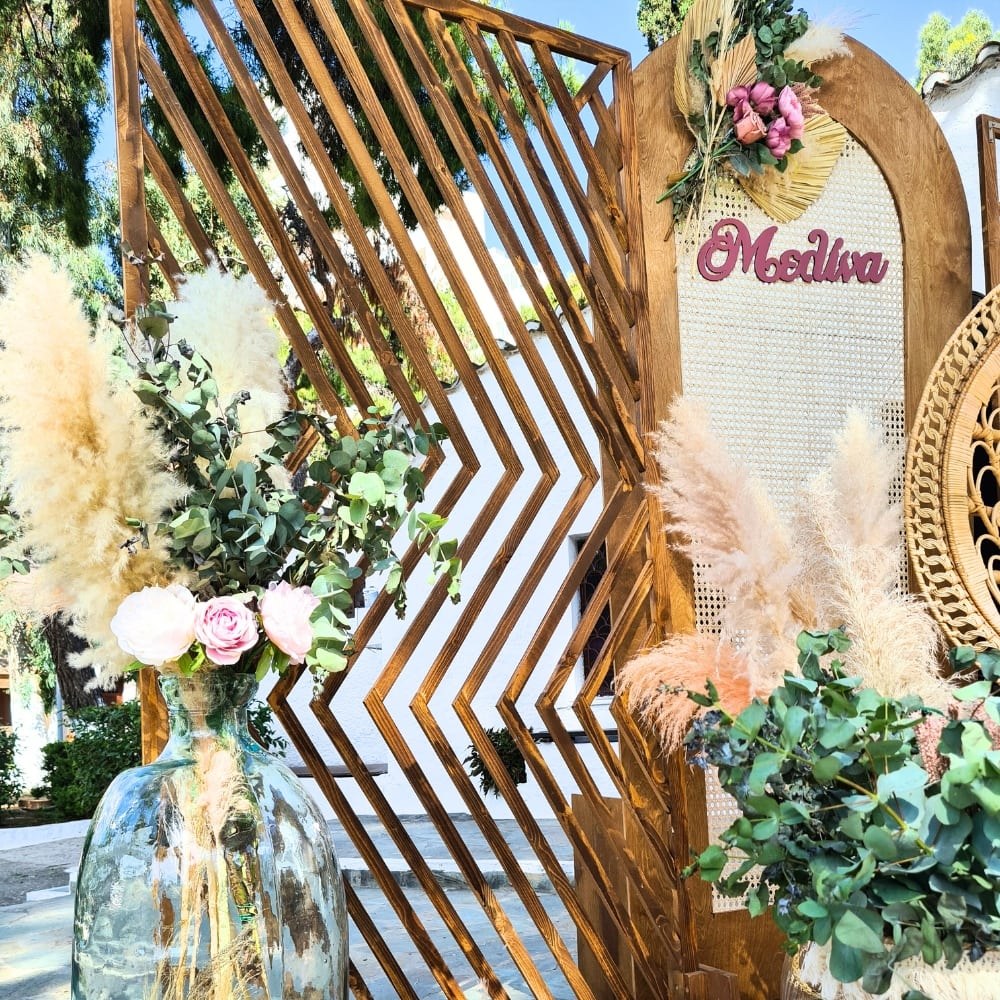 Boho στολισμός βάπτισης με θέμα το ουράνιο τόξο