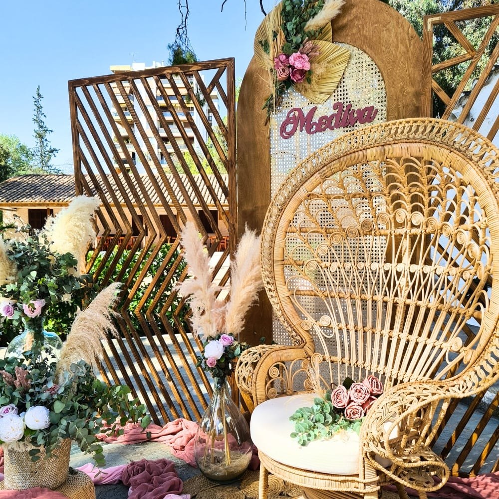 Boho στολισμός βάπτισης με θέμα το ουράνιο τόξο