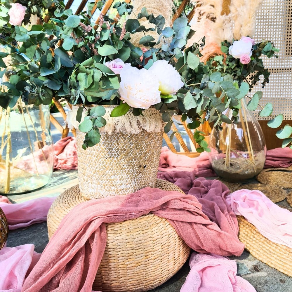 Boho στολισμός βάπτισης με θέμα το ουράνιο τόξο