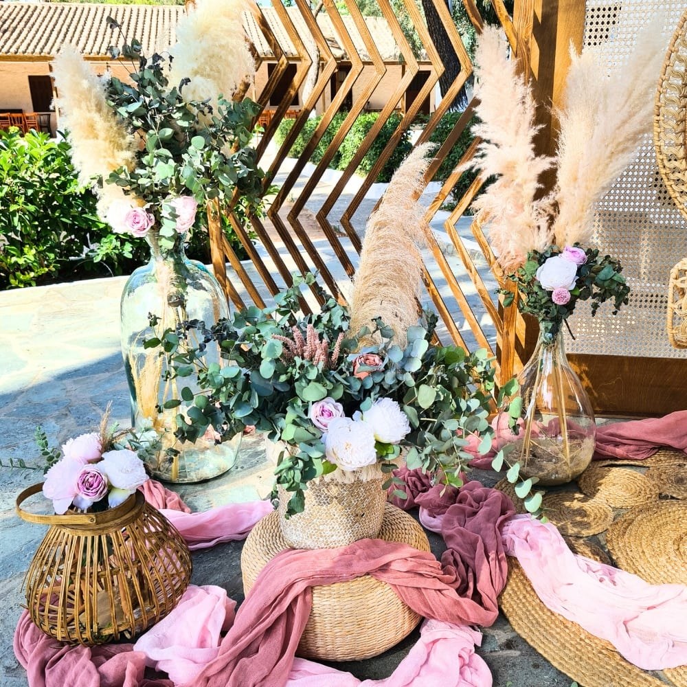 Boho στολισμός βάπτισης με θέμα το ουράνιο τόξο