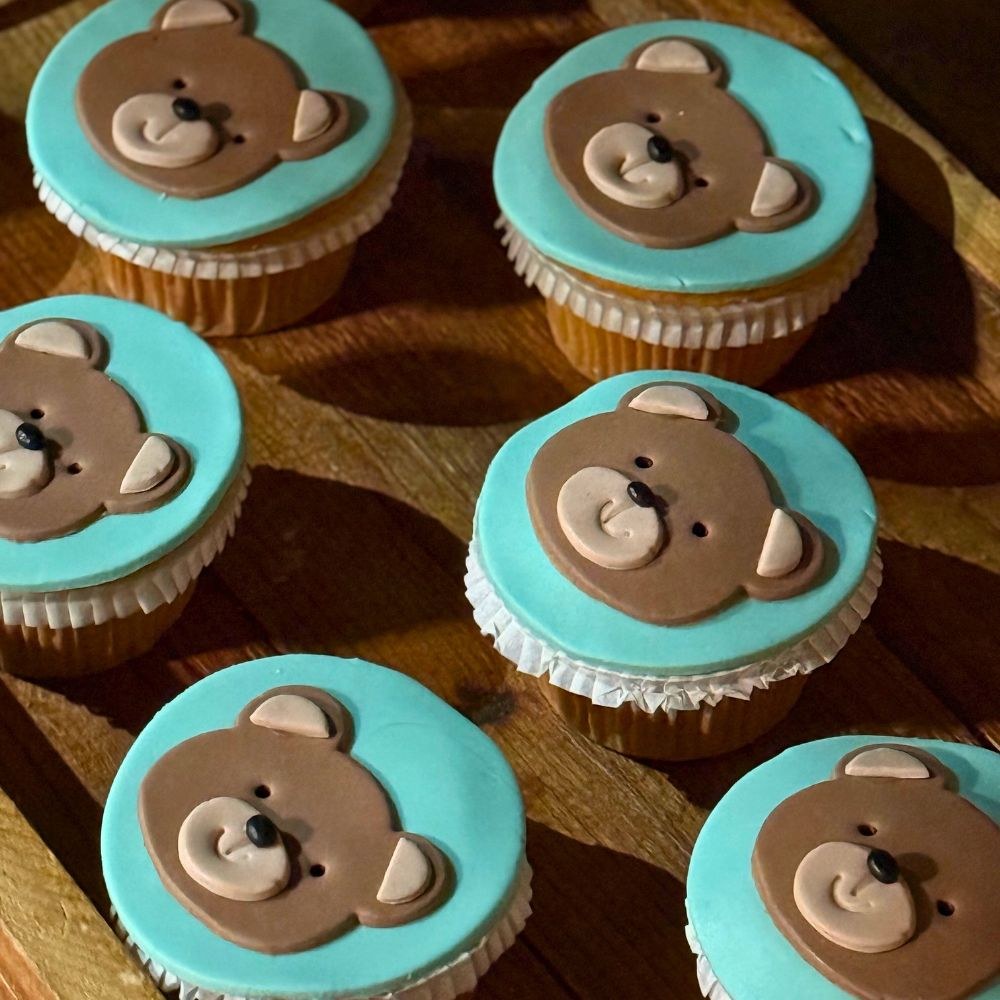 Candy bar βάπτισης για αγόρι με θέμα το αρκουδάκι