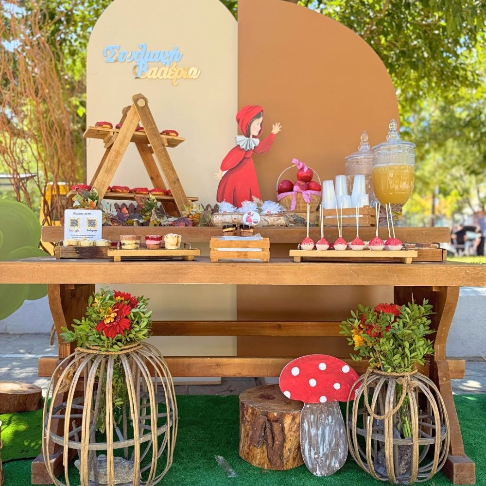 Candy bar βάπτισης Κοκκινοσκουφίτσα