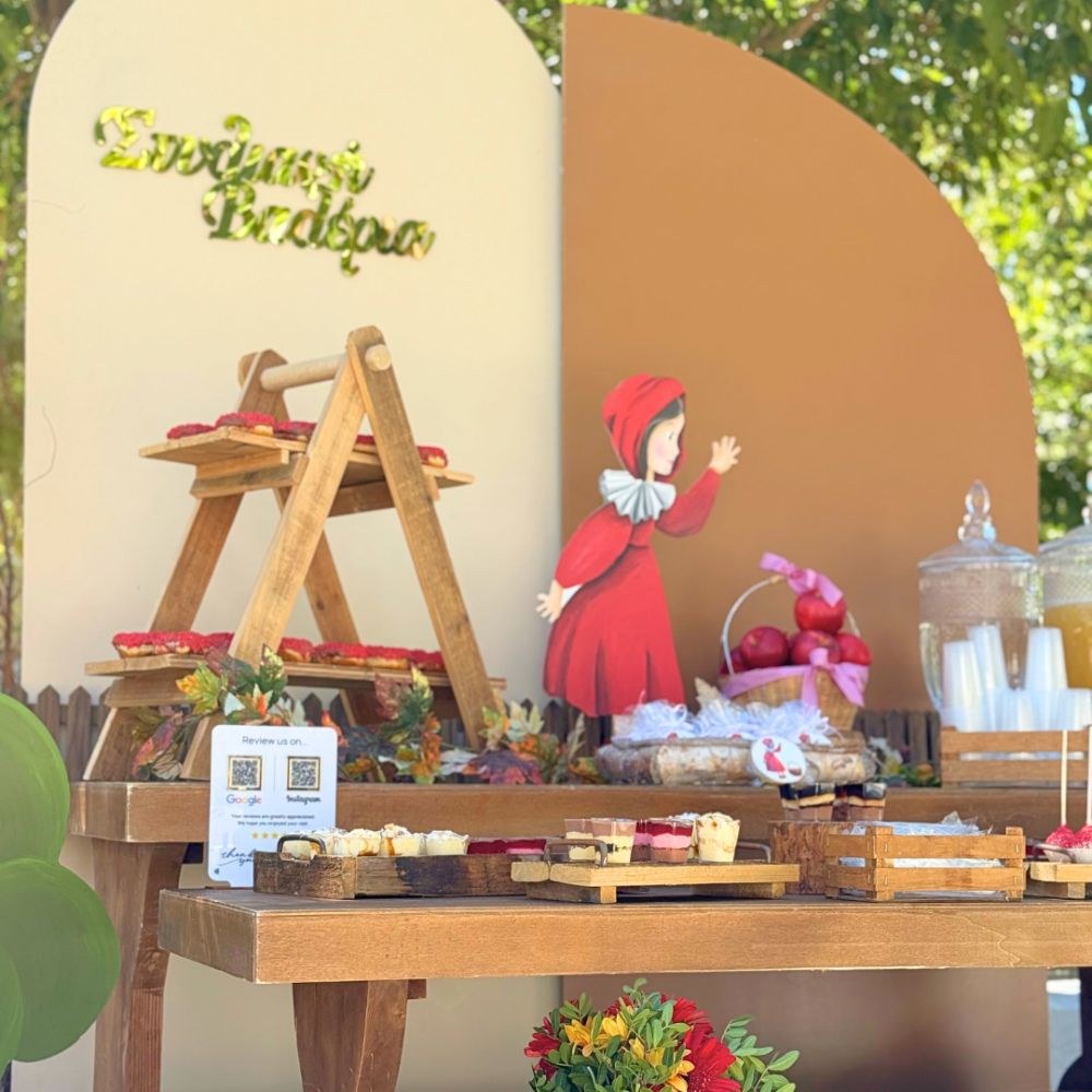 Candy bar βάπτισης Κοκκινοσκουφίτσα