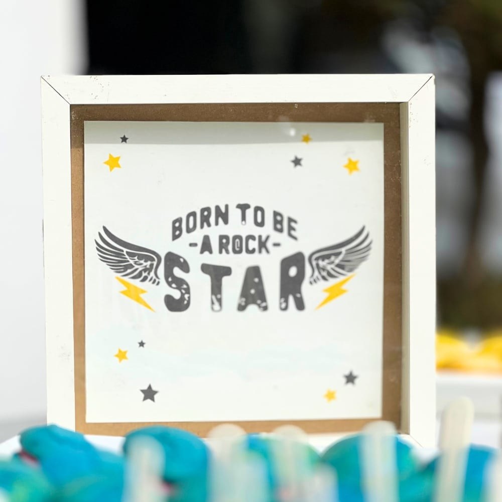Candy bar βάπτισης για αγόρι με θέμα rock star