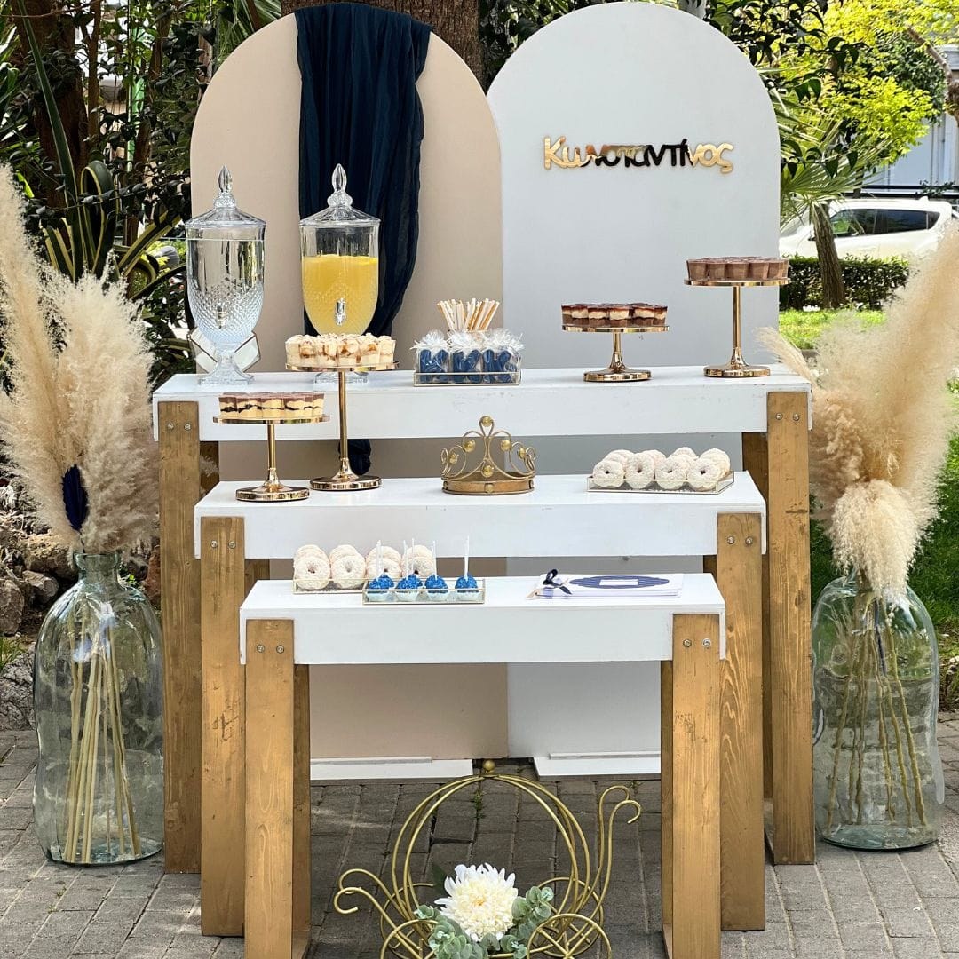 Candy bar βάπτισης με χρυσό και royal blue