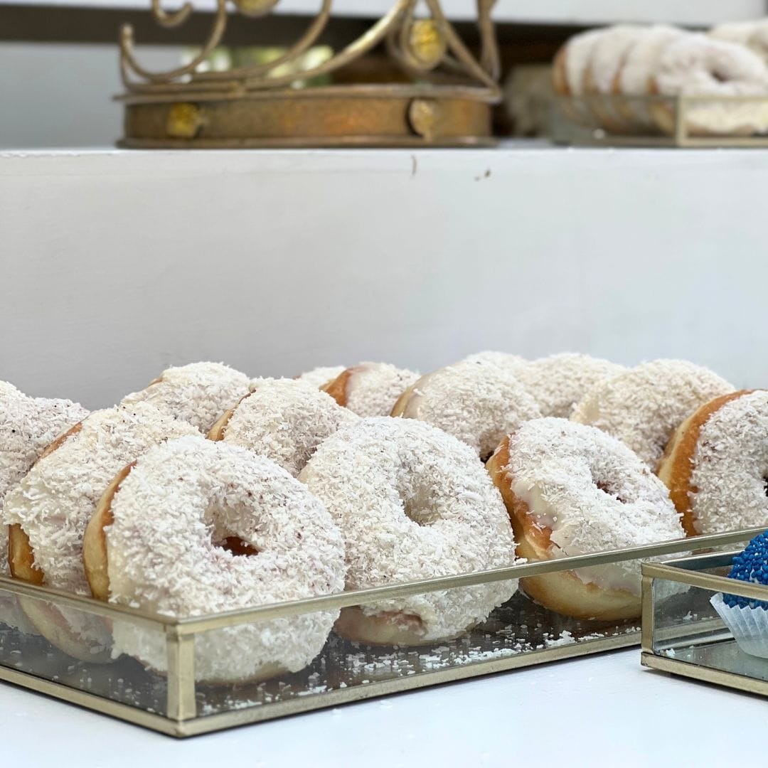 Candy bar βάπτισης με χρυσό και royal blue