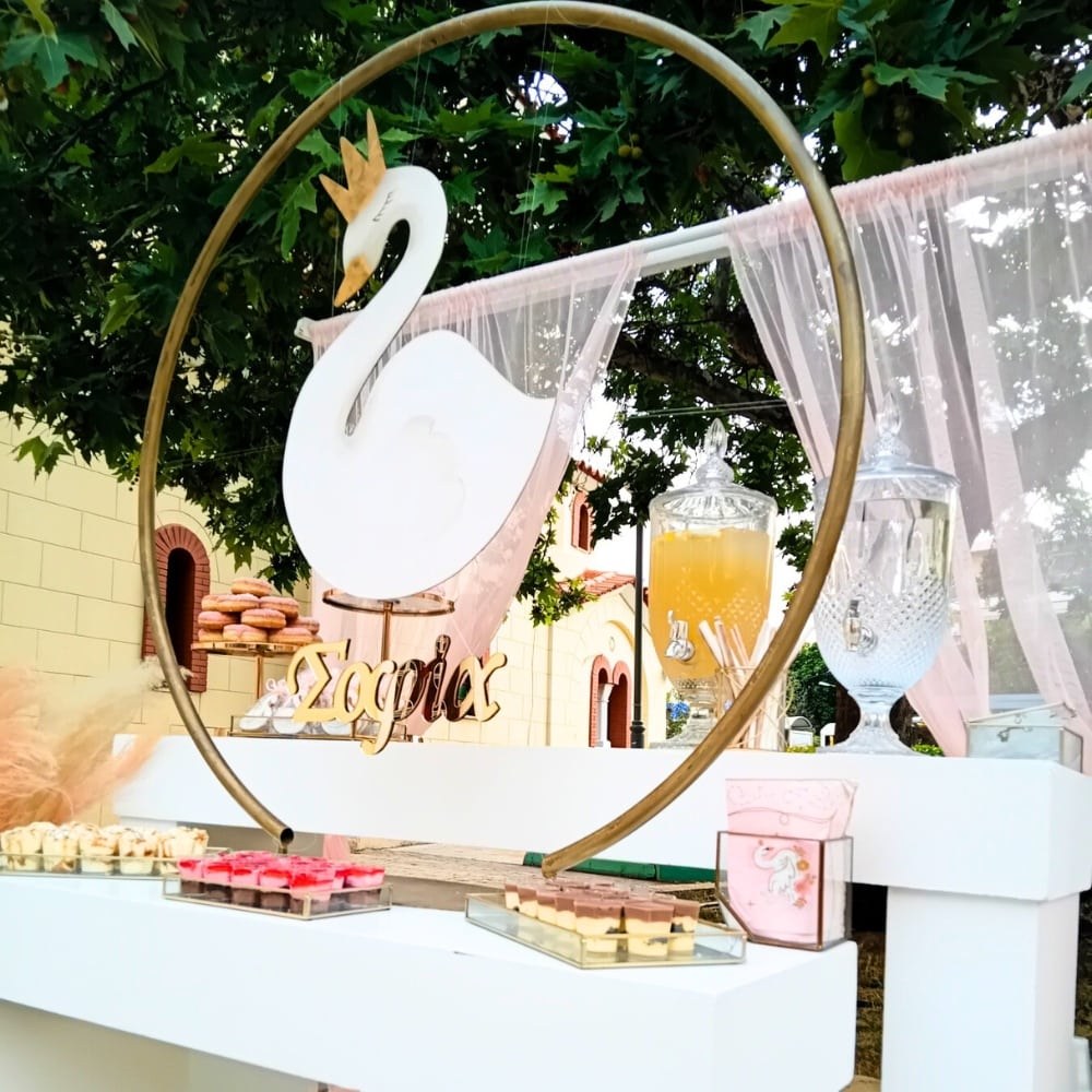 Candy bar βάπτισης για κορίτσι με θέμα τον κύκνο