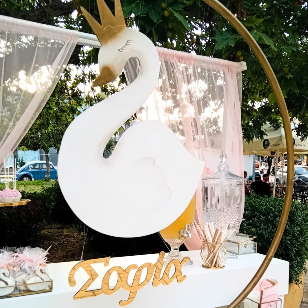 Candy bar βάπτισης για κορίτσι με θέμα τον κύκνο