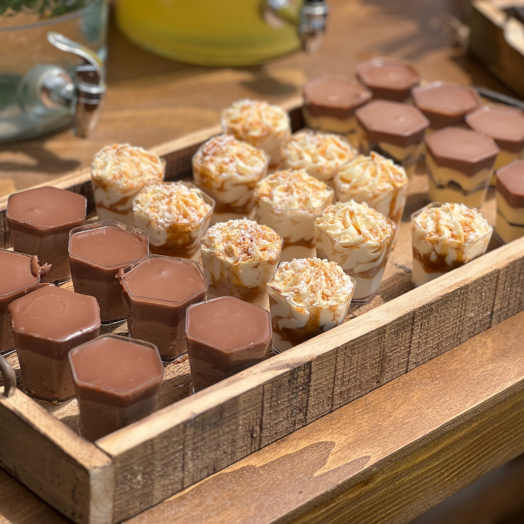 Candy bar βάπτισης για αγόρι με λουλούδια και μπαλόνια