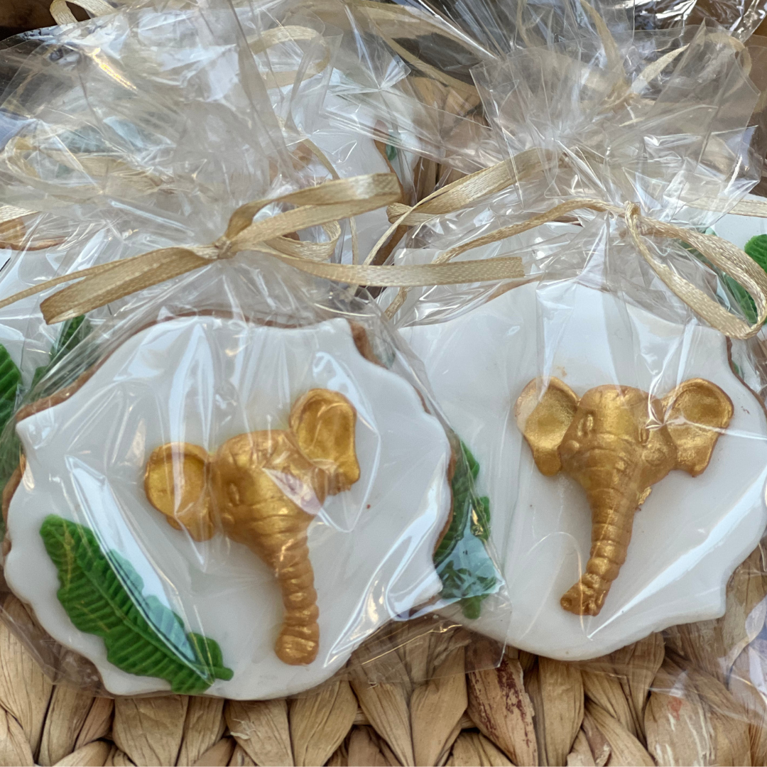 Candy bar βάπτισης με μπαλόνια και ζώα της ζούγκλας