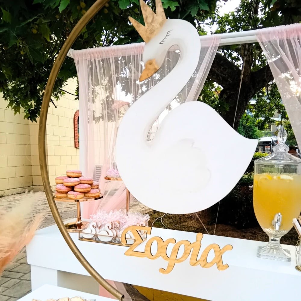 Candy bar βάπτισης για κορίτσι με θέμα τον κύκνο