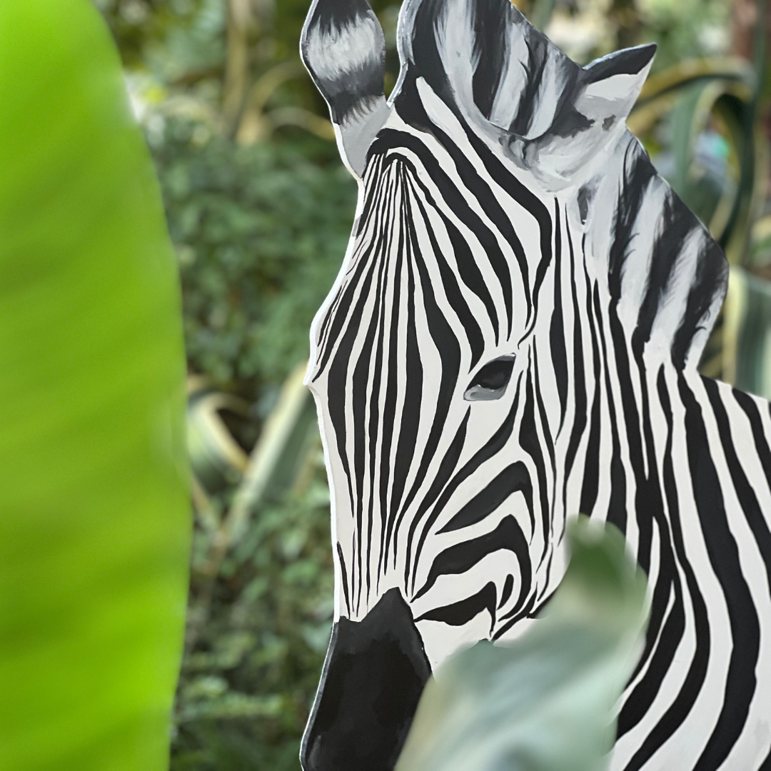 Candy bar βάπτισης με μπαλόνια και ζώα της ζούγκλας