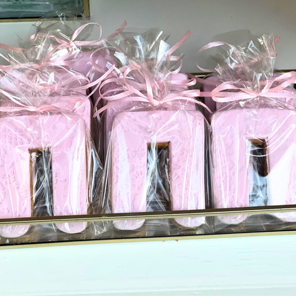 Candy bar βάπτισης για κορίτσι με γαλλικο patisserie και καρότσι παγωτού