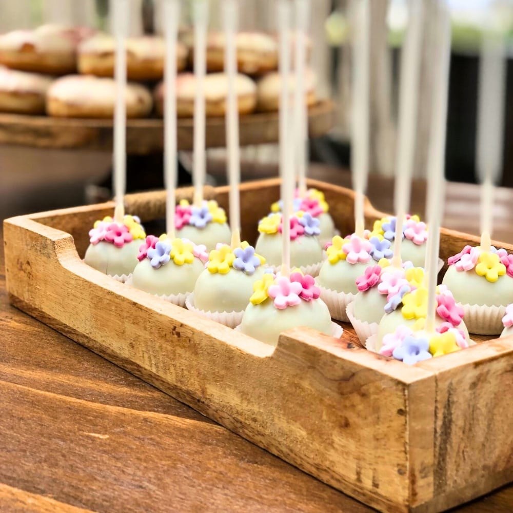 Candy bar βάπτισης με λουλούδια