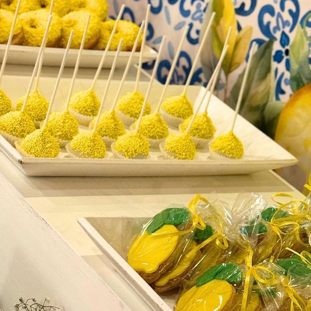 Candy bar βάπτισης με λεμόνια