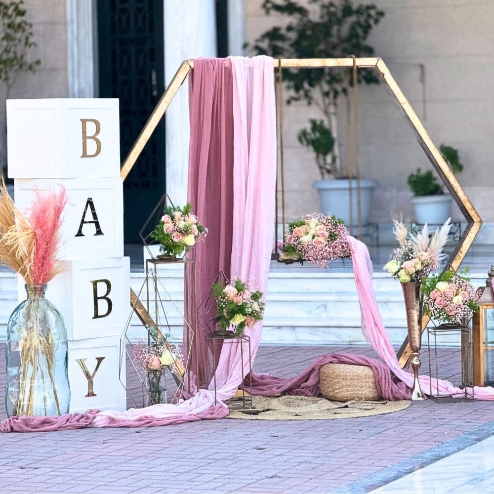 Ρομαντικός στολισμός βάπτισης για κορίτσι