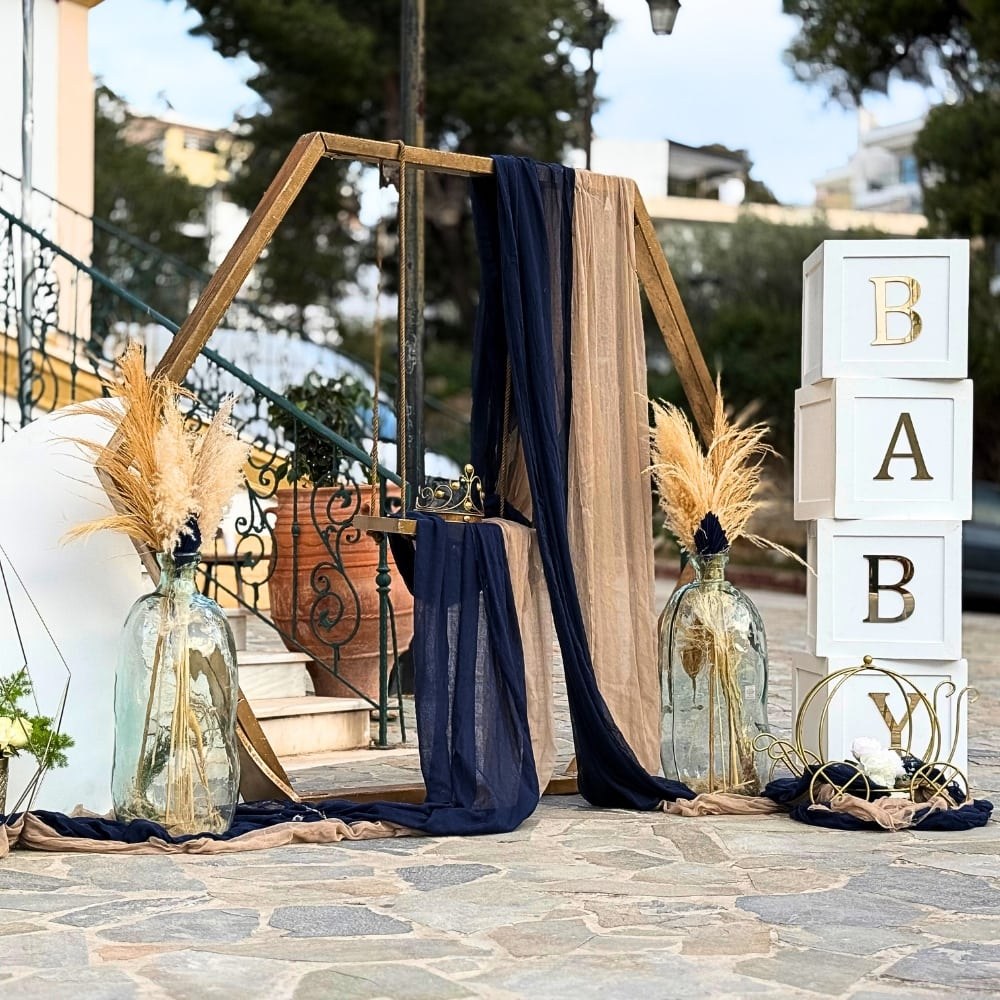 Στολισμός βάπτισης για αγόρι με άμαξα-κορώνα