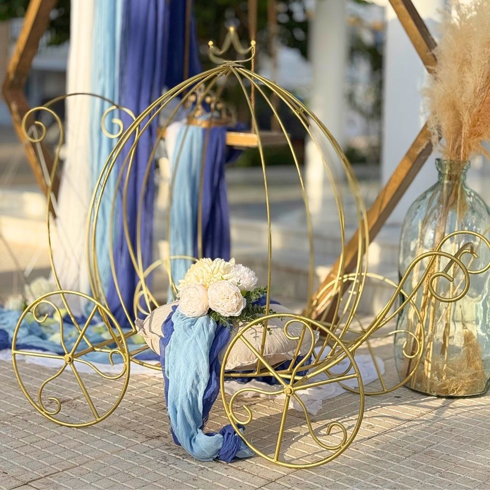 Στολισμός βάπτισης για αγόρι με άμαξα-κορώνα