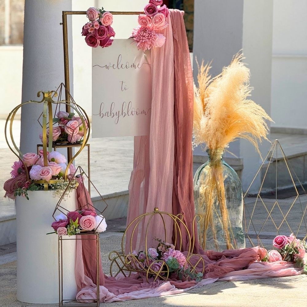 Στολισμός βάπτισης για κορίτσι με θέμα την άμαξα