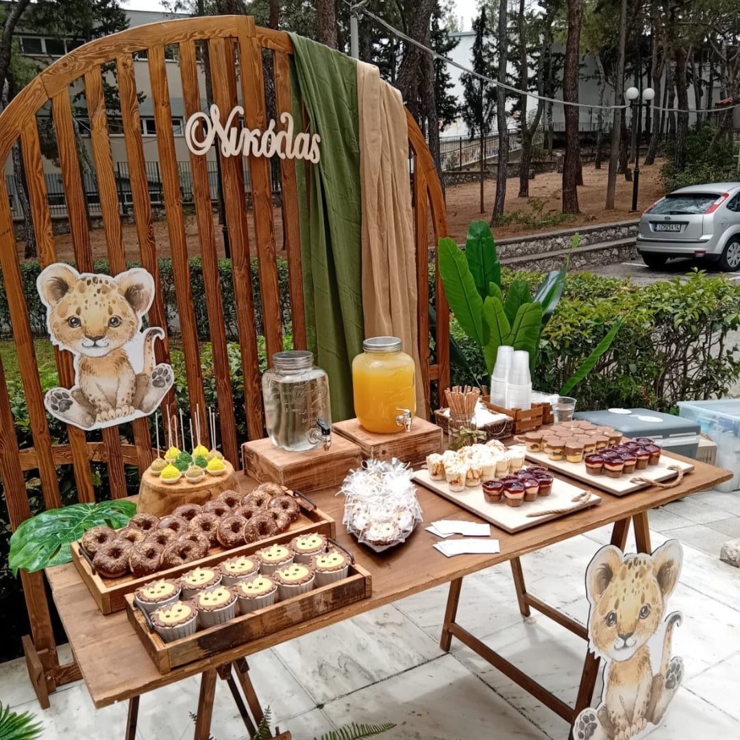 Candy bar βάπτισης για αγόρι με θέμα το λιονταράκι