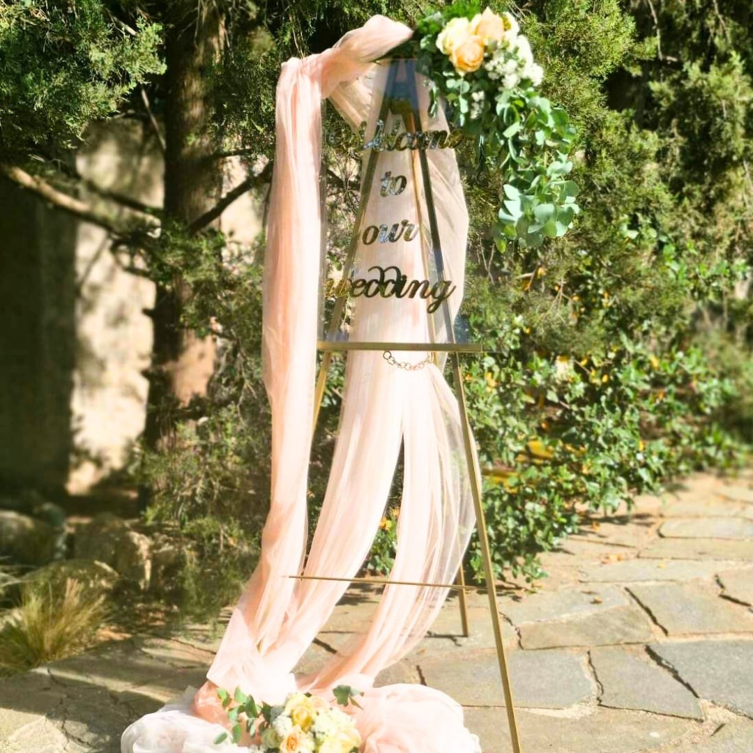 Ρομαντικός στολισμός γάμου σε κτήμα