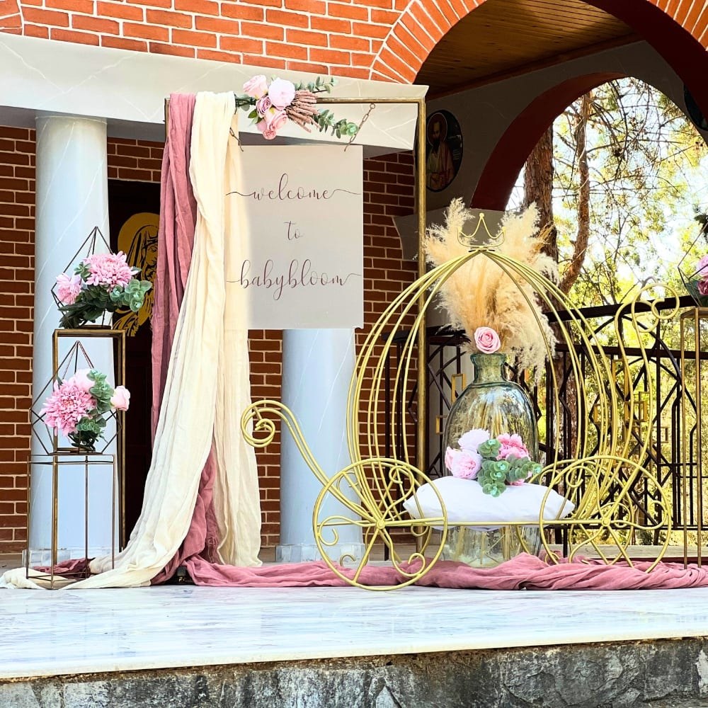 Στολισμός βάπτισης για κορίτσι με θέμα άμαξα πολύγωνο