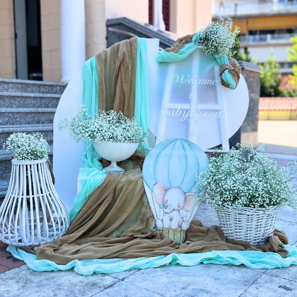 Στολισμός βάπτισης για αγόρι με θέμα το αερόστατο και το ελεφαντάκι