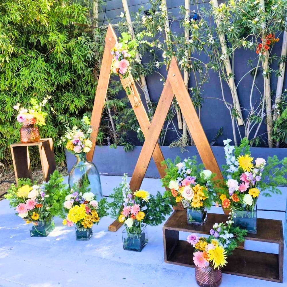 Φλοράλ στολισμός βάπτισης για κορίτσι