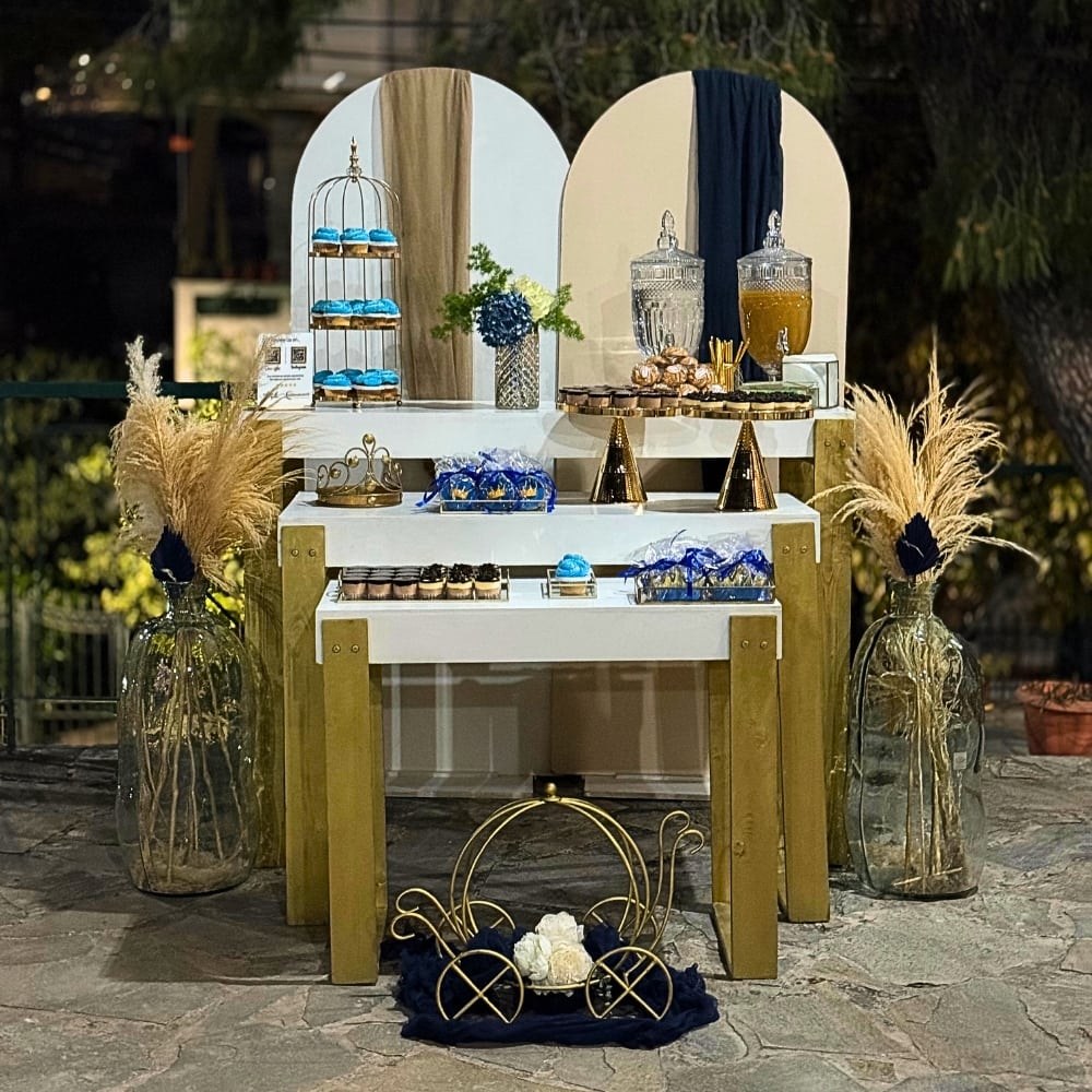 Candy bar βάπτισης για αγόρι με θέμα την άμαξα