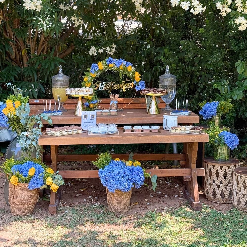 Candy bar βάπτισης με λουλούδια για βάπτιση αγοριού