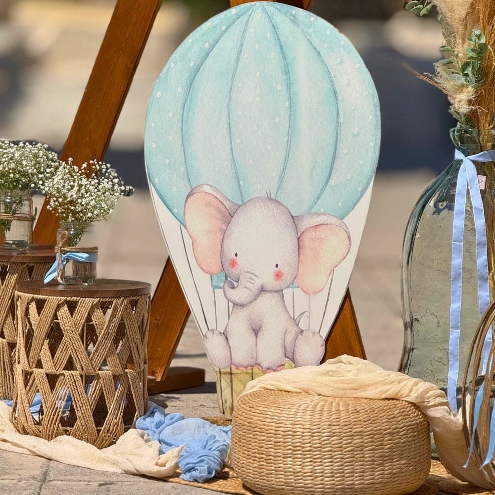 Στολισμός βάπτισης για αγόρι με θέμα το αερόστατο και το ελεφαντάκι