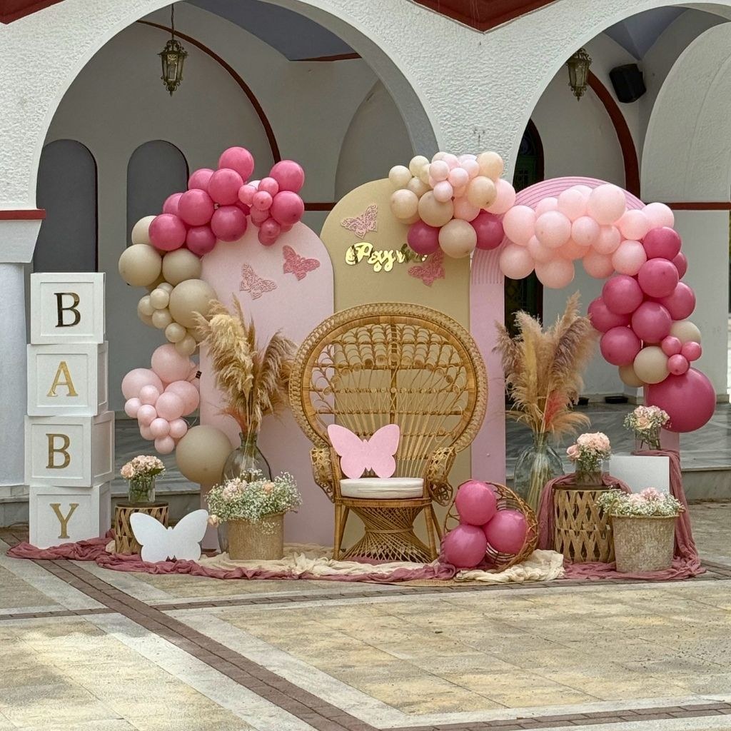 Ο στολισμός βάπτισης της μικρής Ρεγγίνας με θέμα την πεταλούδα και τον φιόγκο