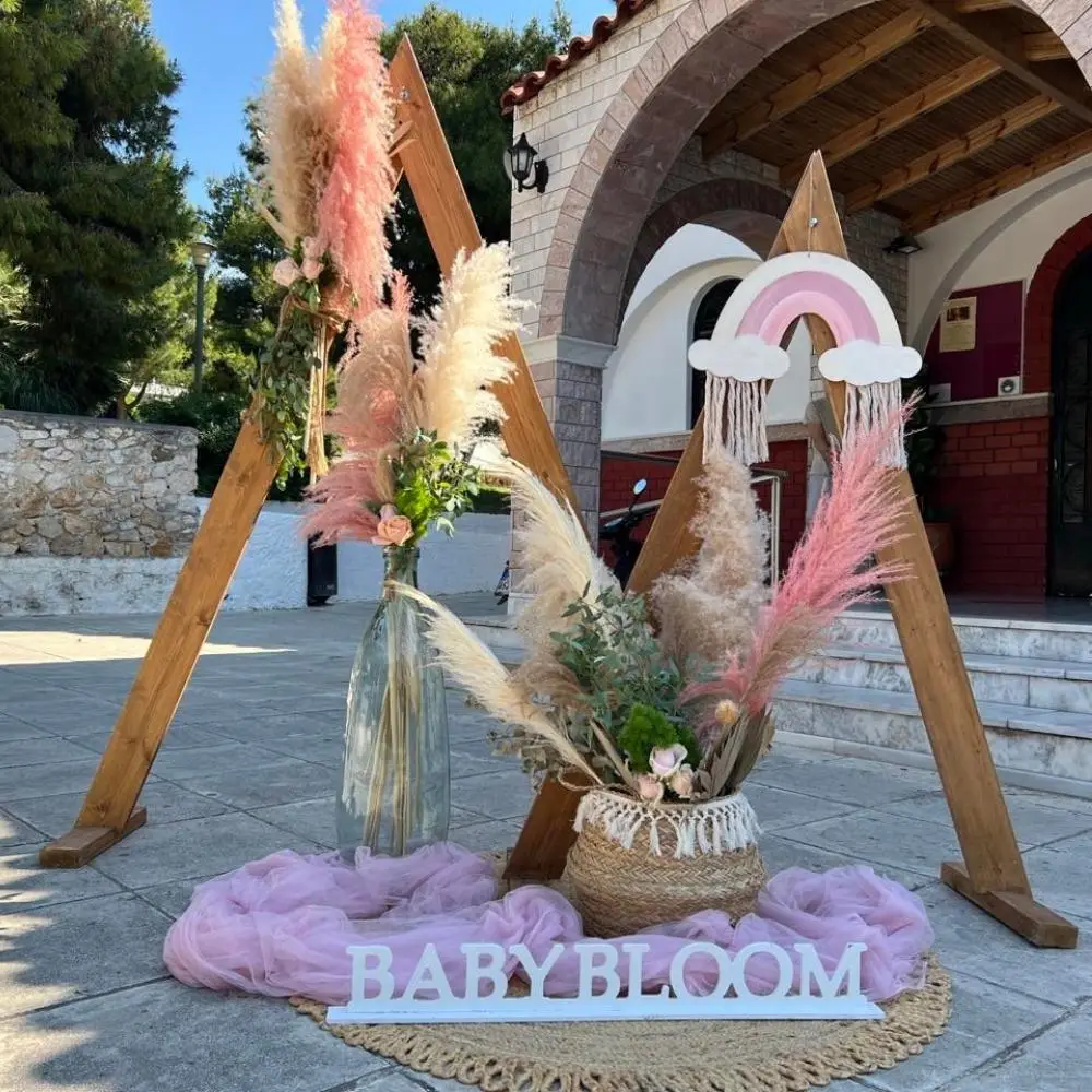 O ρομαντικός στολισμός γάμου του Γιώργου και της Ειρήνης και ο στολισμός βάπτισης της μικρής Νεφέλης