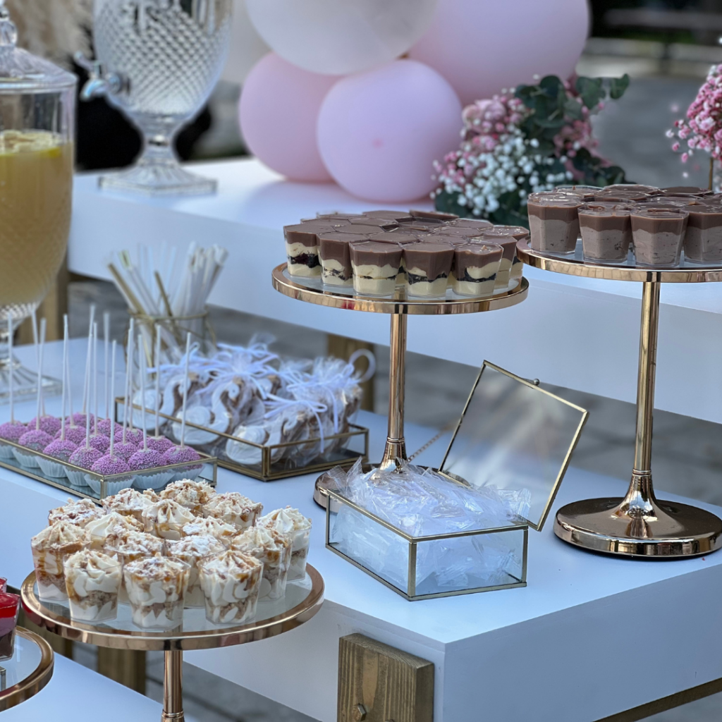 candy bar βάπτισης για κορίτσι με θέμα τον κύκνο