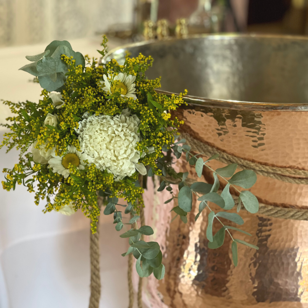 &sigma;&tau;&omicron;&lambda;&iota;&sigma;&mu;ό&sigmaf; &kappa;&omicron;&lambda;&upsilon;&mu;&pi;ή&theta;&rho;&alpha;&sigmaf; &mu;&epsilon; &lambda;&omicron;&upsilon;&lambda;&omicron;ύ&delta;&iota;&alpha;