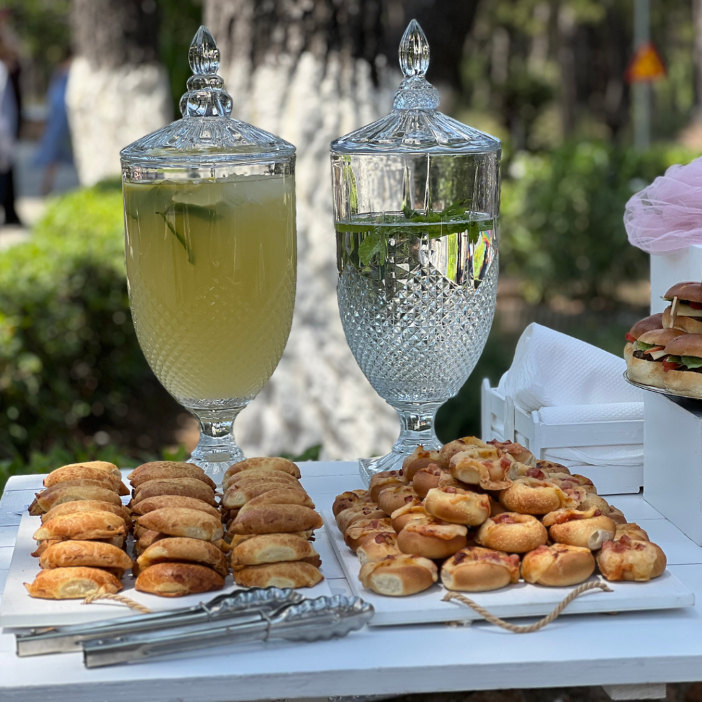 salty bar &beta;ά&pi;&tau;&iota;&sigma;&eta;&sigmaf; 