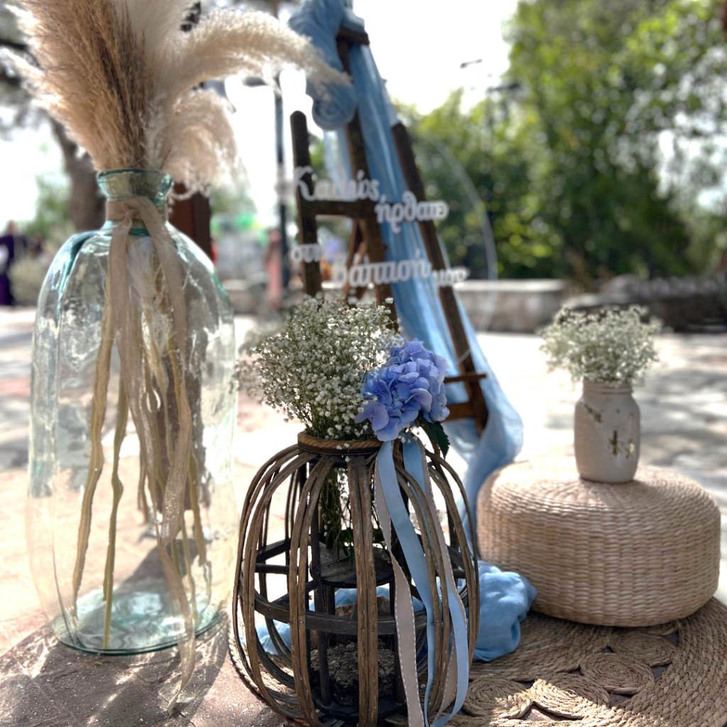 Ο στολισμός βάπτισης του μικρού Μάριου με μπαλόνια και αρκουδάκι