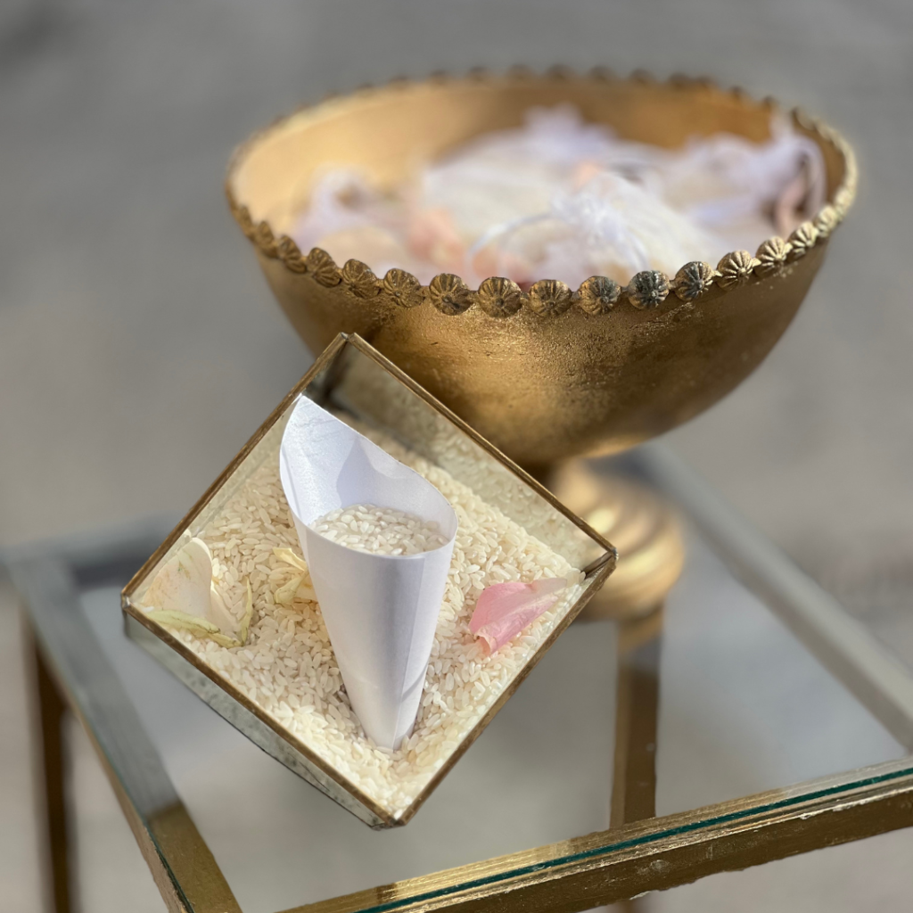 σταντ με χωνάκια ρυζιού