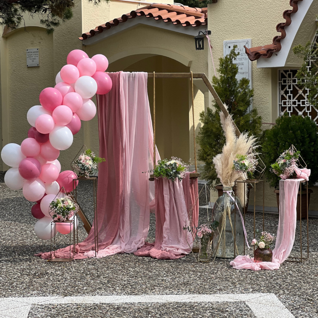 Ρομαντικός στολισμός βάπτισης για κορίτσι