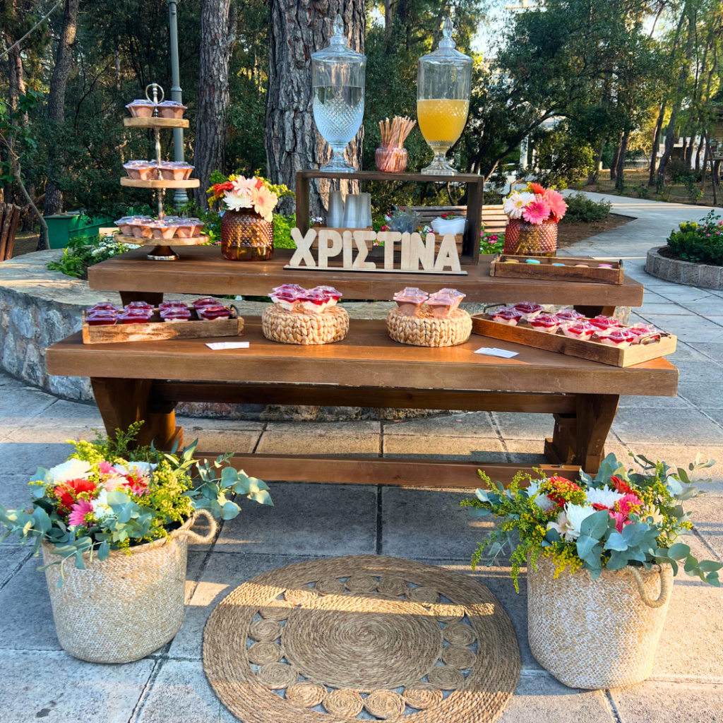 candy bar βάπτισης για κορίτσι με πολύχρωμες γλυκές δημιουργίες