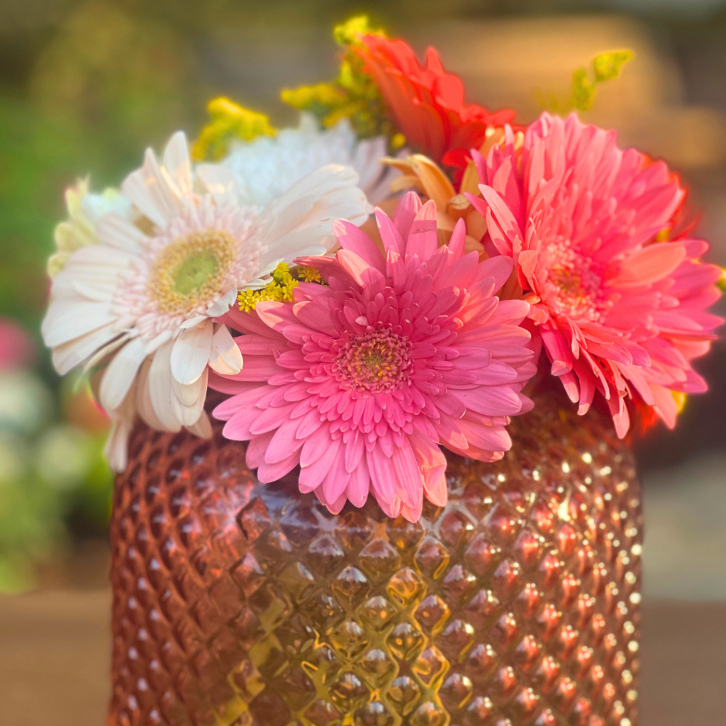 candy bar βάπτισης για κορίτσι με πολύχρωμες γλυκές δημιουργίες