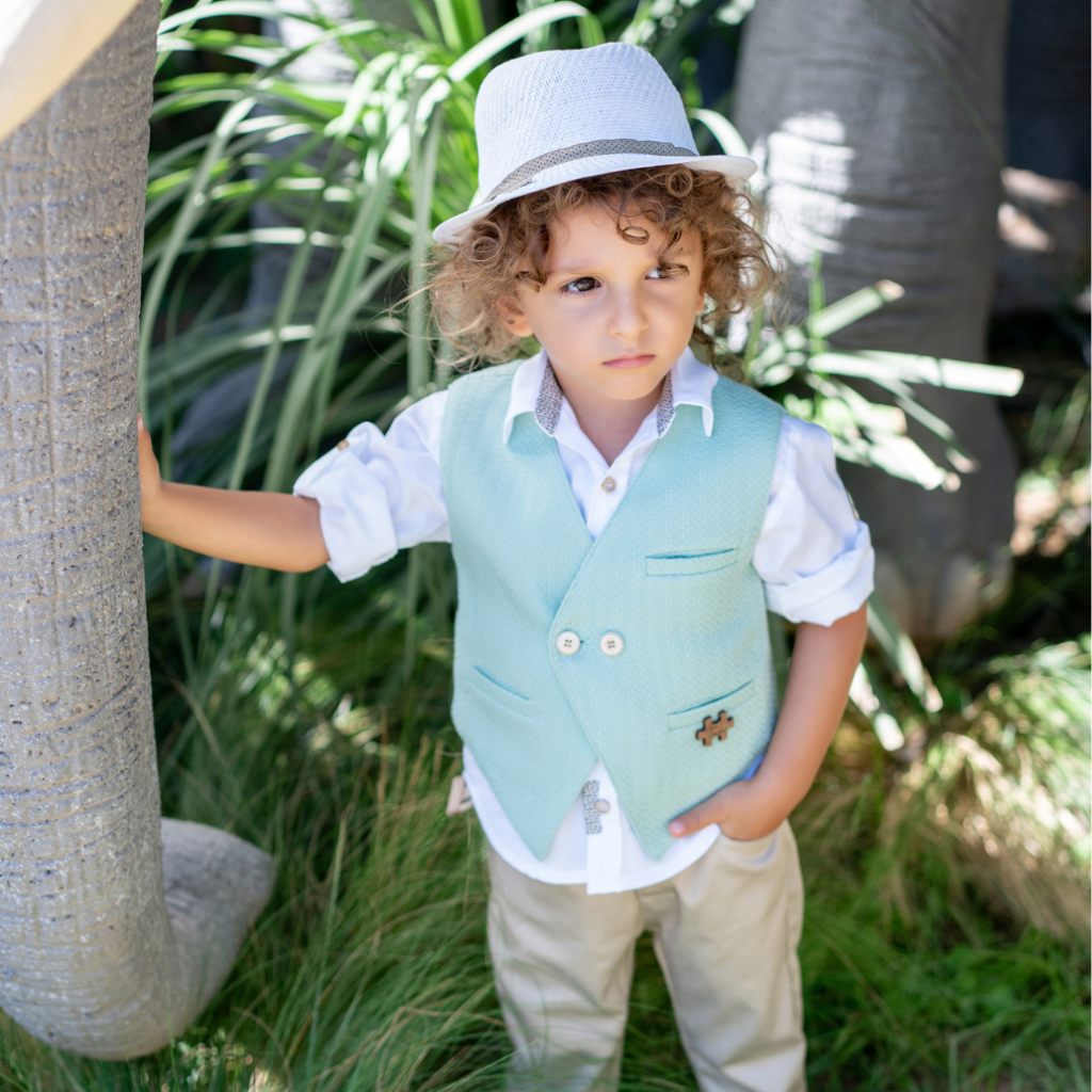 Η Cosmos Events για τις τάσεις στα βαπτιστικά ρούχα για το 2025